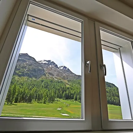 Alojamento de Acomodação e Pequeno-almoço River São Moritz