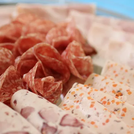 Bed & Breakfast River 3*